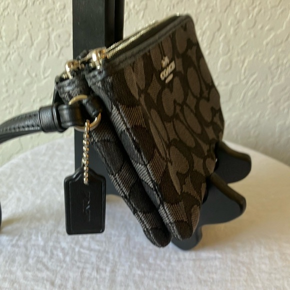 Coach: Black & Gray Signature Double Zip Wristlet- Silver Tone - Picture 6 of 15